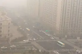 北京空气27日夜间至28日凌晨受到沙尘影响，29日逐步改善图片
