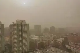 早起一看“黄尘滚滚”！今年沙尘为何频繁来袭？图片