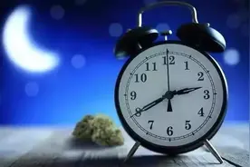 身体长期缺乏这些元素，失眠变常态，千万要注意图片