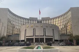 央行等三部门发布新版绿色债券支持项目目录 煤炭等化石能源清洁利用等高碳排放项目不再纳入图片