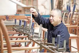 河北沧州：明式家具制作技艺融入时代气息图片