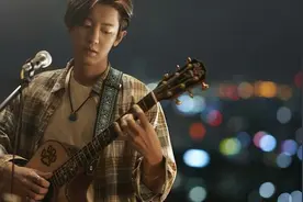 EXO朴灿烈入伍前写亲笔信 向粉丝推荐主演新电影图片