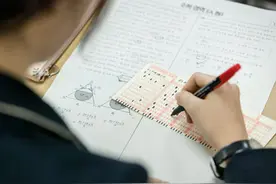 教师招考现假证，“野鸡证书”何以过初审？图片