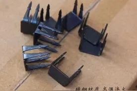看到小区里私家车乱停放，男子网购120颗四角钉用来“惩罚”车主图片