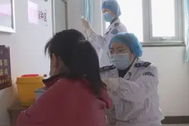 烟台牟平：接种疫苗 共筑免疫“长城”图片