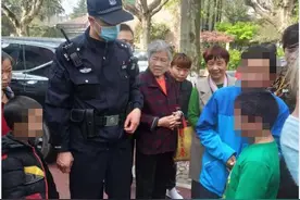 杭州兄弟俩在菜场门口摆摊求助，背后原因让人心酸！民警一句话点醒孩子父亲……图片