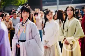 踏青、赏花、着汉服……两江影视城邀你共赴国潮盛会图片