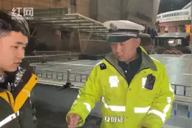 122中队｜撞了一下道闸杆要赔3000？蜀黍霸气为外卖小哥撑腰：鬼来哒图片