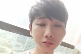 汪苏泷摔了一跤把脸摔肿了，真是又心疼又好笑图片