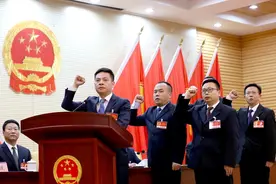 杨静当选眉山市彭山区人民政府区长图片