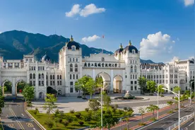 广东工商职业技术大学荣获2021中国职业大学排行第二名图片