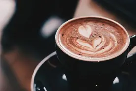 研究：运动前喝杯咖啡可以加速脂肪燃烧 Drinking coffee before exercise can do something pretty awesome to your body图片