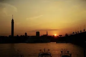 苏伊士运河通了，但埃及的重重危机仍待解图片