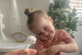 尴尬！母亲以为女儿误吞耳机 送医后发现就在口袋里图片