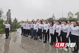 “学党史 忆先烈 守初心”西湖镇开展学党史暨清明祭奠活动图片