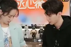 范丞丞与薇娅一同出镜 没想到穿女装比薇娅还好看图片