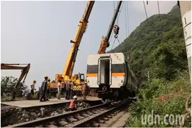 绿媒节目以“尸速列车”比喻台铁出轨列车，“蓝委”看不下去：向罹难者及其家属道歉图片