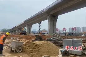 清明常德高铁枢纽站建设正酣 过渡站房五一前投入使用图片