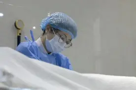 95后入殓师：每年处理400具遗体，从不参加婚礼图片