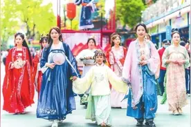 全国游客齐呼“武汉真好吃”图片
