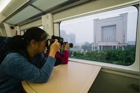 惠州日报国际旅行社“品读中原”专列游21日发车图片