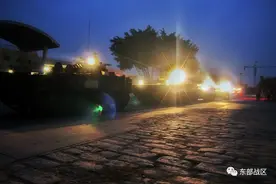 热点｜“陆战之王”上演公路“飙车”......图片