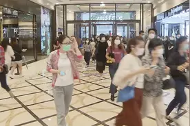 商店首层谁与争锋 来看上海消费能力有多高视频封面