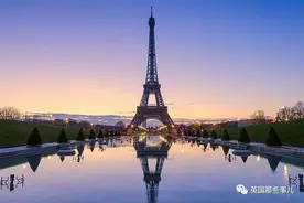 巴黎街上臭气弥漫垃圾堆积成山，市民怒骂市长：把巴黎搞成了垃圾堆图片