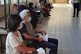 “春苗行动”落地！纳米比亚中国侨民全部接种疫苗，约1800人穿上“防弹衣”图片