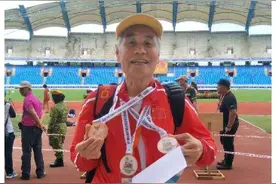 80岁大爷打破五千米亚洲纪录：每天5公里坚持60年图片