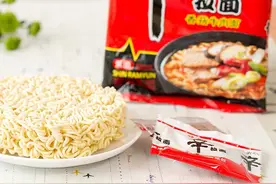 韩国“拉面王”去世，年挣120亿的辛拉面销量火爆背后的秘密图片