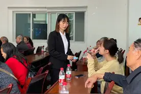 无声的控辩，聋人女孩选择做律师图片