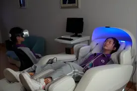 西安一中学开设心理健康课，设情绪发泄室让学生解压视频封面