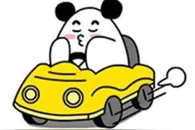 惊！2岁幼童“偷开”三轮车，致两车受损图片