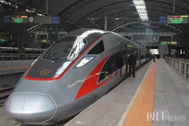 4月10日起，武汉每天有超135趟“复兴号”与旅客见面图片