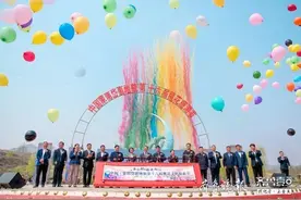 十里桃花竞相绽放，蒙阴岱崮地貌第十六届桃花节开幕图片