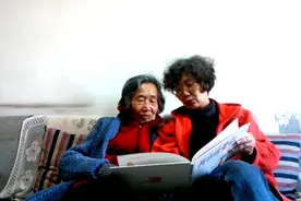 和母亲的漫长告别图片