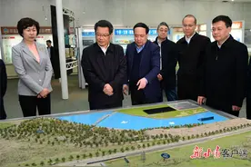 任振鹤在中国科学院兰州分院调研图片