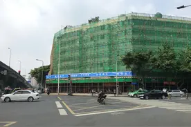 围挡曝光台｜武侯区这条街占道施工1个多月，既不见公示牌，也不知多久能完工图片