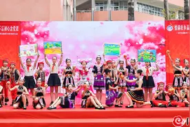 情满壮乡品桂韵，不忘初心念党恩——南宁市东葛路小学开展“三月三”民族文化教育活动暨建党100周年党史学习活动图片