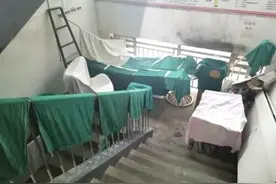 21岁女子整形后突然陷入昏迷，探访涉事医疗机构发现手术服竟晾晒在楼道，相关部门介入调查图片