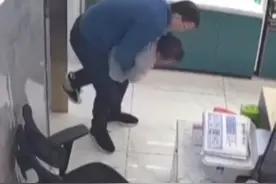 太及时！女儿吃糖疑似卡住不停尖叫，爸爸神反应用海姆立克急救法图片
