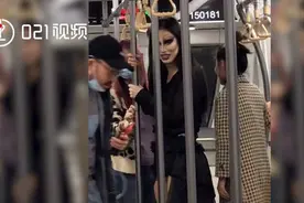 “恐怖”妆面怎可进地铁公共空间？图片