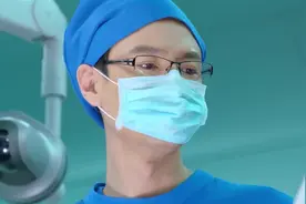 产科男医生：学生帮老师做台手术，但手术过程中产妇却突发癫痫视频封面
