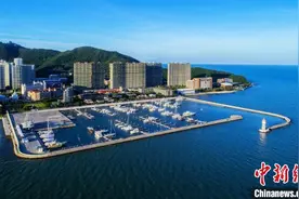三亚半山半岛帆船港再获国际“白金五金锚”认证图片