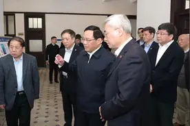 李强祝贺上海交大建校125周年，调研高校智库，寄予新期待视频封面