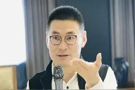 德尔地面材料产业总裁姚红鹏：聚焦木地板 探索地墙一体化解决方案图片