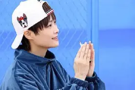 解惑导师上线！《青3》余景天倾诉压力李宇春暖心开导图片
