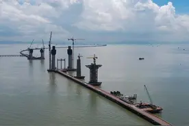 深中通道预计2024年通车，翠亨新区平均10天建成一层楼视频封面