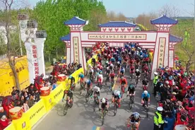 2021江苏省大运河自行车系列赛（沛县站）开赛图片
